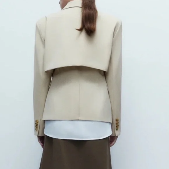 Elegant Cream Blazer - Picture 2 of 5